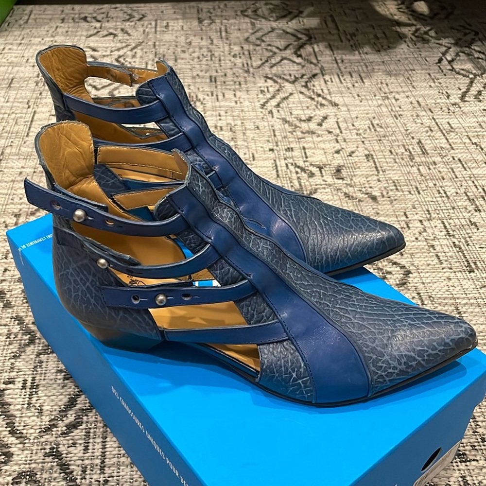 John Fluevog Bekkie (Truth) Blue Size 8 LIKE NEW